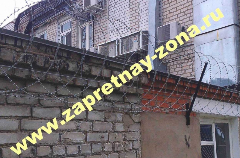 Защита периметра колючей проволокой Егоза в Великом Новгороде