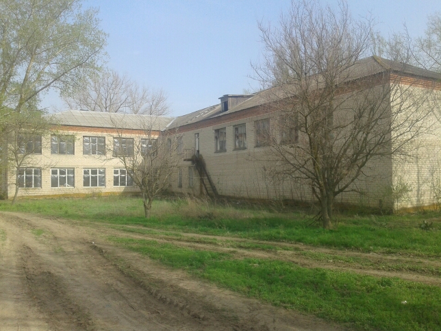 Продам здание 1735 м178 с землй 1.5Га