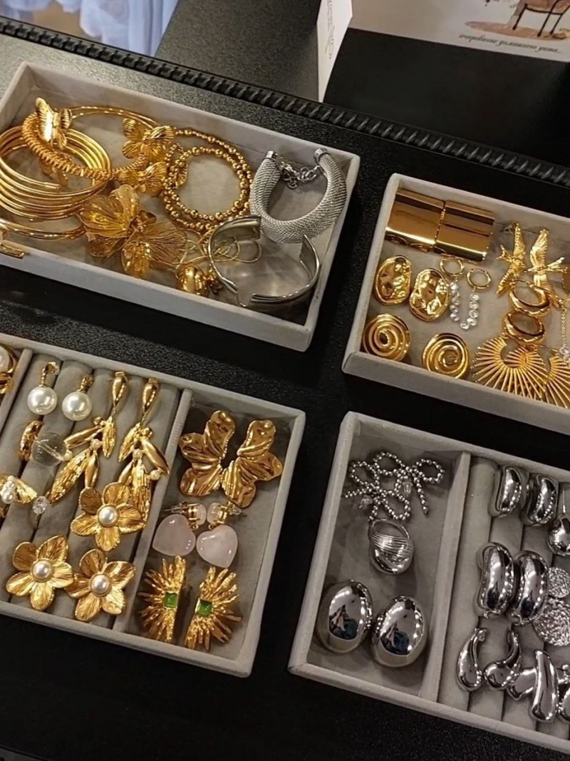 Предложение для предпринимателей по продаже украшений  Мы  крупнейший оптовый п